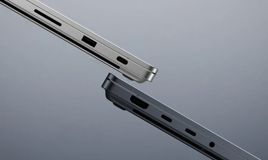 ด้านข้างทั้งสองฝั่งของ Surface Laptop Ultra แสดงช่อง SD card, USB-A, USB-C, HDMI และช่องหูฟัง